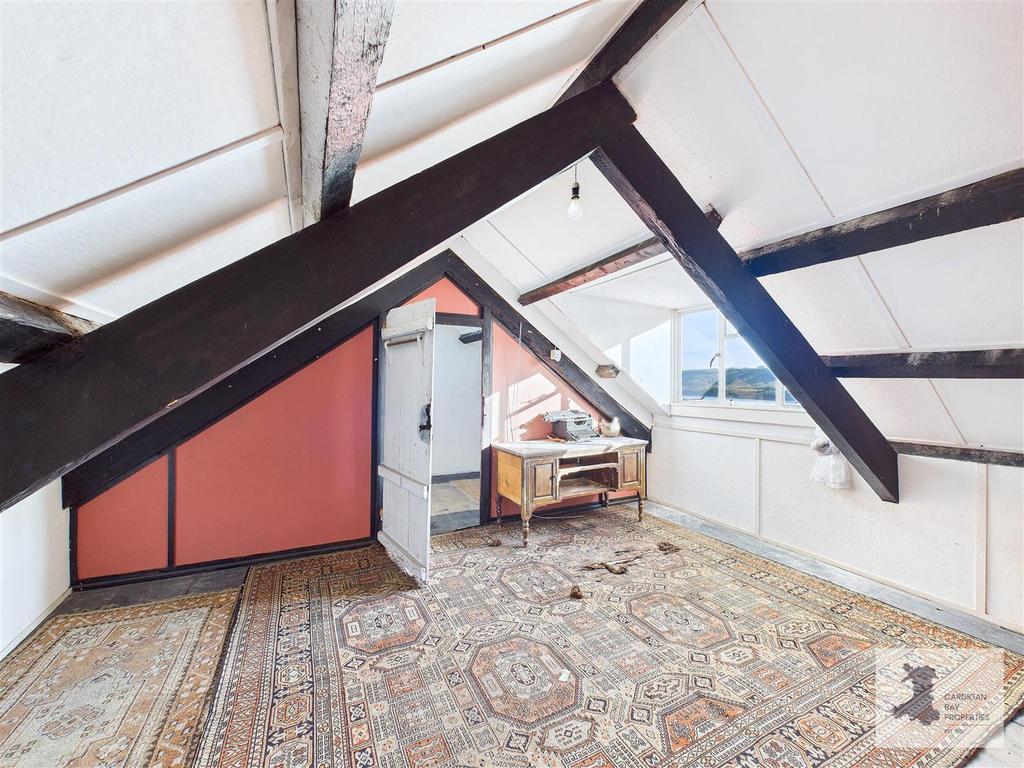 Attic room 2