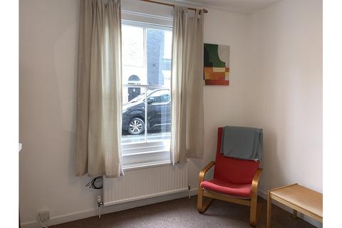 2 bedroom terraced house to rent, Norwich Street, Cambridge CB2