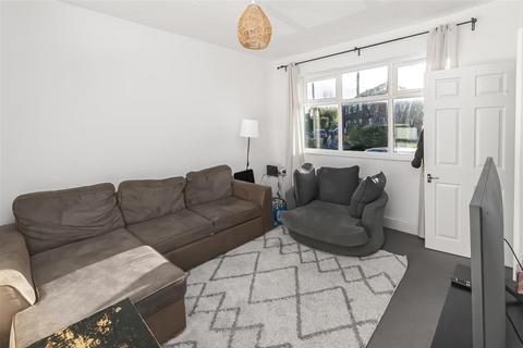 2 bedroom house to rent, Briarwood Avenue, Droylsden, Manchester
