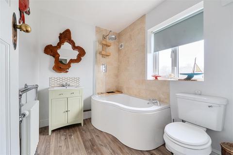 undefined, Clarendon Avenue, Trowbridge BA14