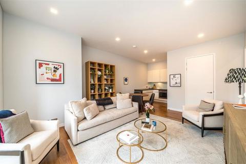 2 bedroom flat to rent, Market Place, London W1W
