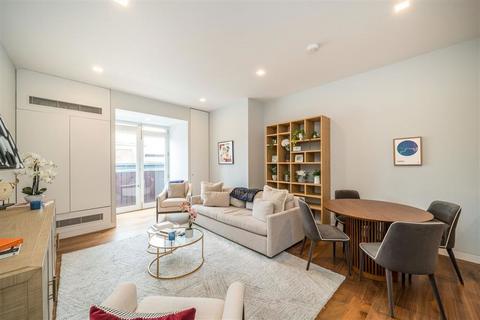 2 bedroom flat to rent, Market Place, London W1W