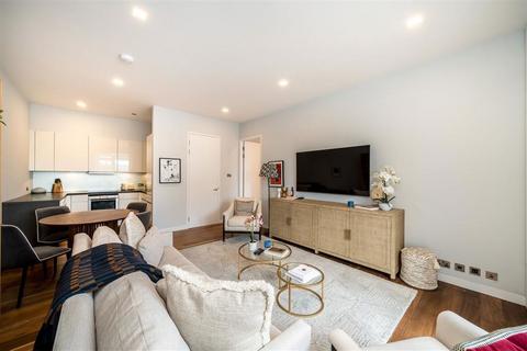 2 bedroom flat to rent, Market Place, London W1W