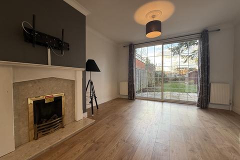 3 bedroom semi-detached house to rent, Woodcote Way, Reading RG4