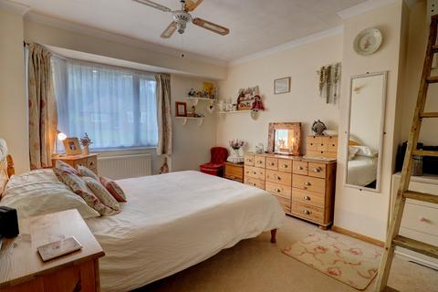 4 bedroom semi-detached house to rent, Terryfield Road, Buckinghamshire HP13