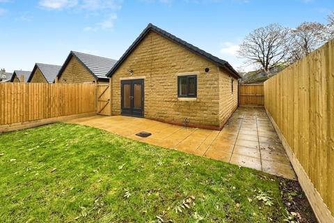 2 bedroom bungalow to rent, Paddock Fields, Huddersfield HD4