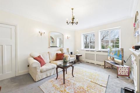 2 bedroom apartment to rent, Gloucester Court, Richmond