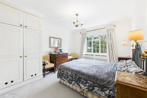 2 bedroom apartment to rent, Gloucester Court, Richmond