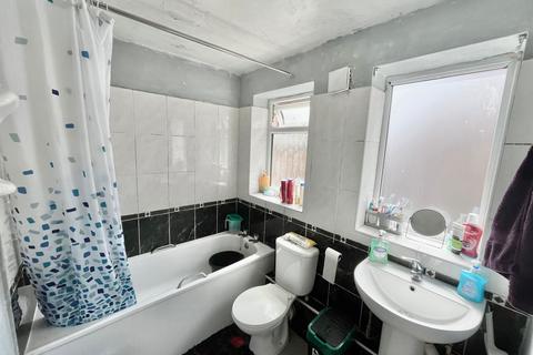 undefined, Uxbridge Terrace, Gateshead, Tyne and Wear, NE10 0HL