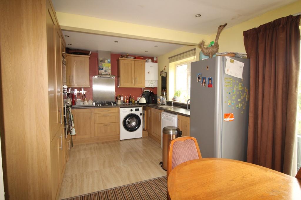 Kitchen/Dining Area