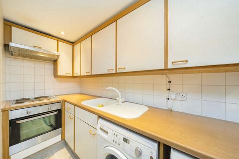 1 bedroom flat to rent, Station Parade, London SW12