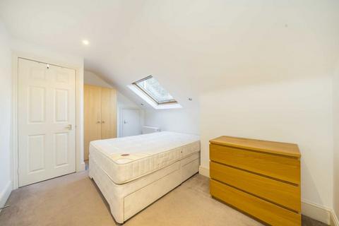 1 bedroom flat to rent, Station Parade, London SW12