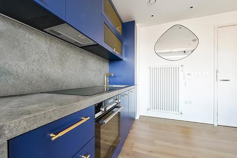 Studio for sale, Goodluck Hope Walk, London, E14