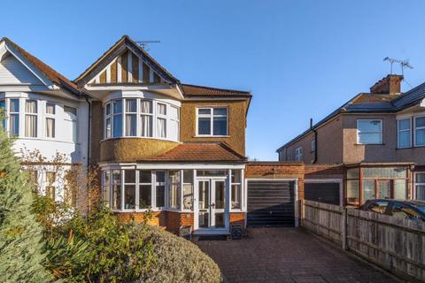 Kenton Gardens, Kenton, HA3 8DE