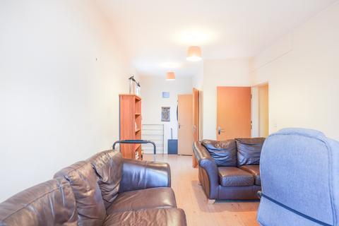 2 bedroom flat for sale, Woodholme Court, Liverpool L25