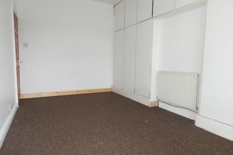 3 bedroom terraced house to rent, Crackenedge Lane