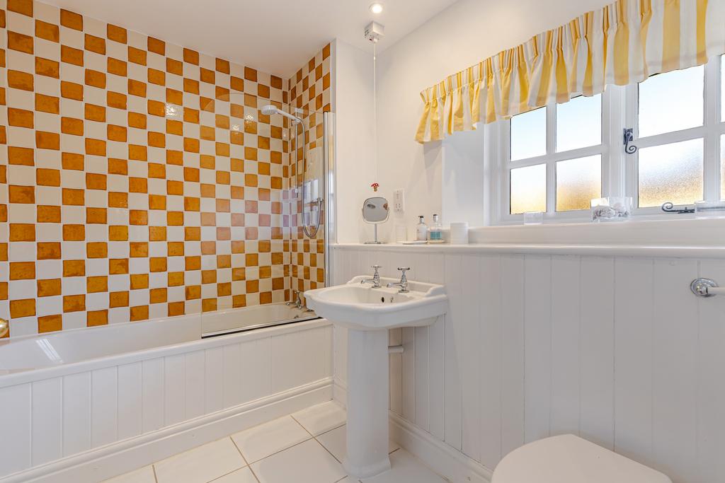 Bed 2 En-Suite