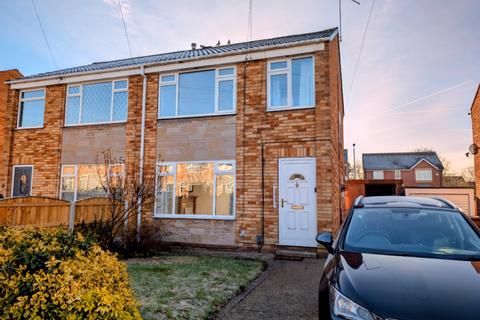 3 bedroom semi-detached house to rent, Newton Close, Wakefield, West Yorkshire, WF1