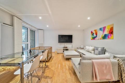2 bedroom flat for sale, Oyster Wharf, Lombard Road, London, SW11