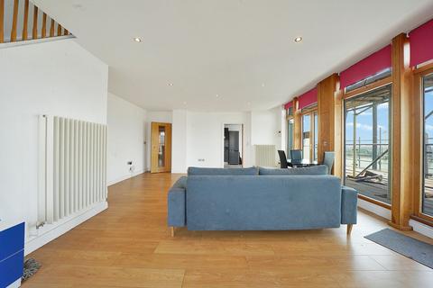 undefined, Hanover Avenue, London E16