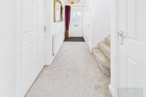 4 bedroom detached house for sale, Morcom drive, Aylestone, Leicester