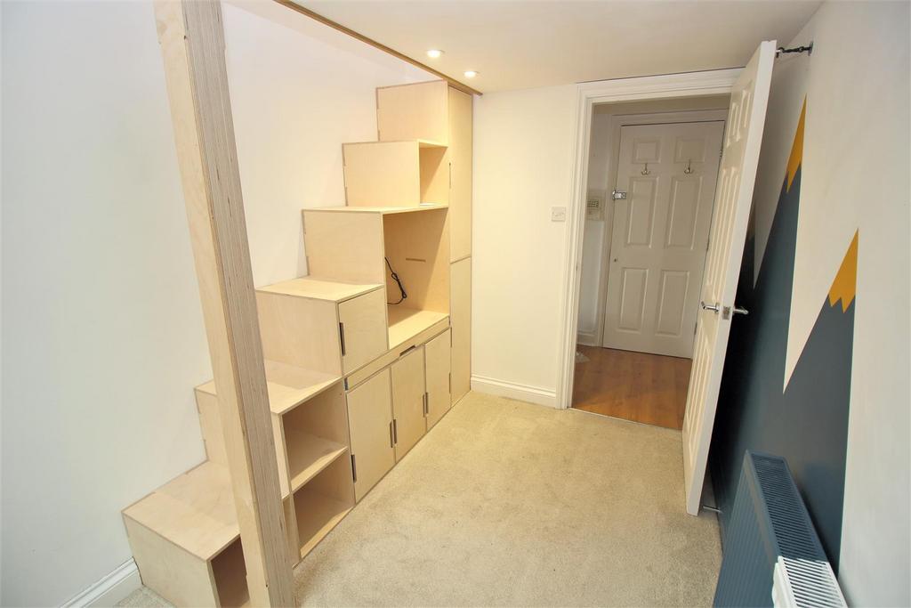 Bedroom 2.1.JPG