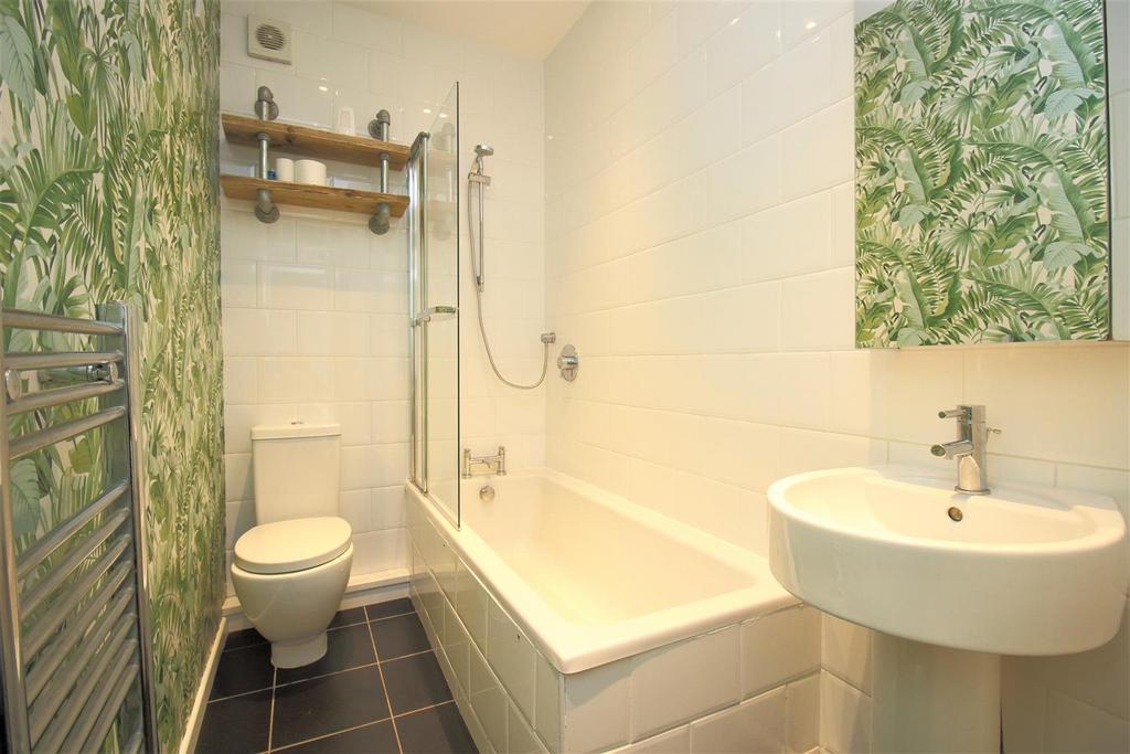 Bathroom.JPG