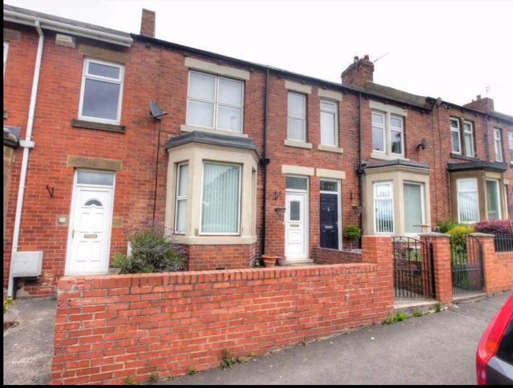 4 Bedroom Terraced House to Let
