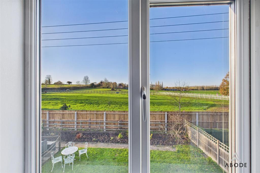 CAM03473 G0-PR0509-STILL009.jpg