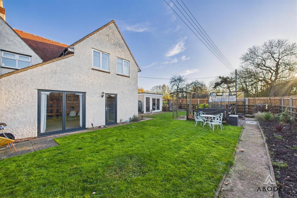 CAM03473 G0-PR0509-STILL041.jpg