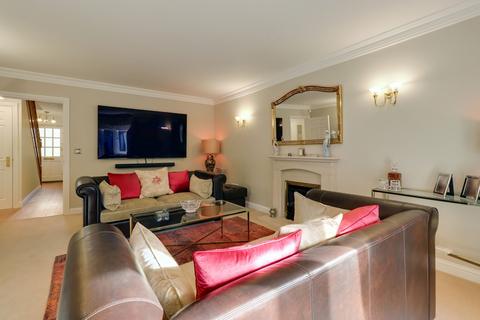 4 bedroom detached house for sale, Manor Road North, Hinchley Wood, KT10