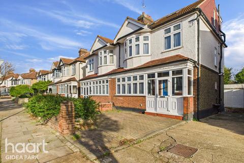 Mashiters Walk, Romford, Marshalls Park, RM1