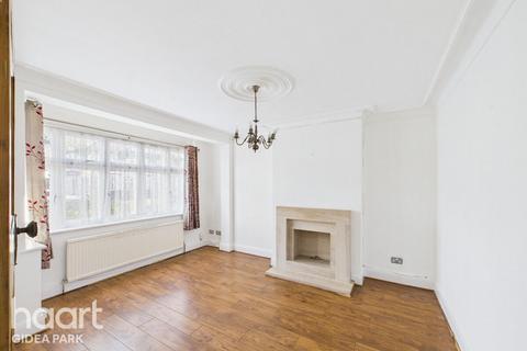 4 bedroom semi-detached house for sale, Mashiters Walk, Romford, Marshalls Park, RM1