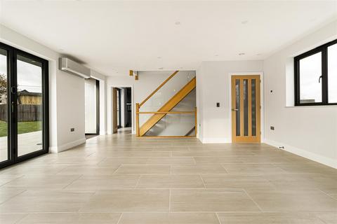 5 bedroom detached house for sale, Mill Road, Fen Drayton CB24
