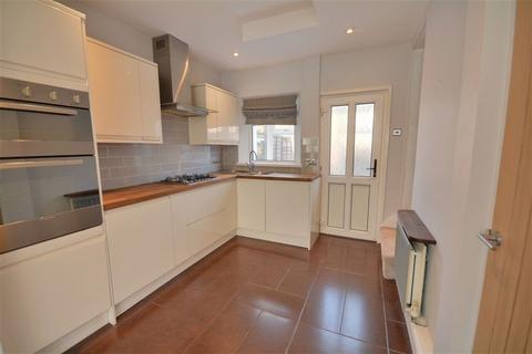 2 bedroom terraced house to rent, Granville Street, Castleford, WF10