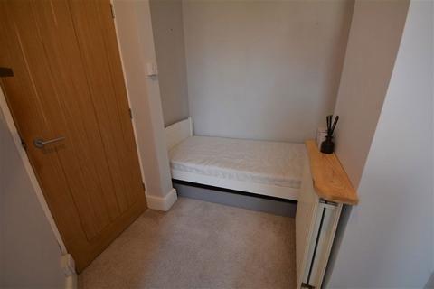2 bedroom terraced house to rent, Granville Street, Castleford, WF10
