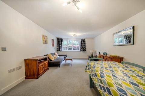 undefined, Manor Park,  Headington,  OX3