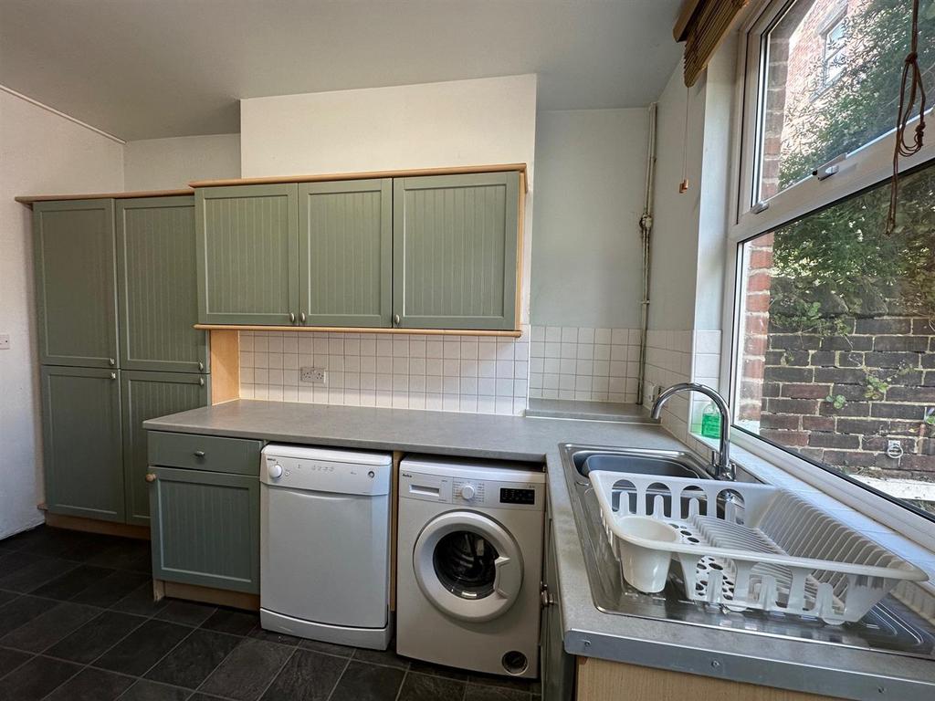 Kitchen1.jpg