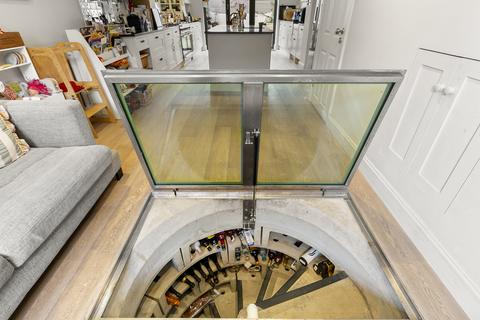 undefined, Alma Road, London, SW18