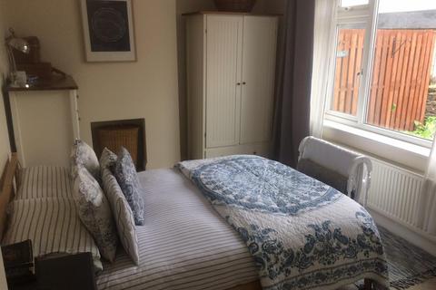 1 bedroom semi-detached bungalow to rent, Watleys End Road, Bristol BS36