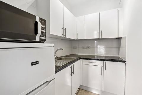 Studio to rent, Wetherby Gardens, London, SW5