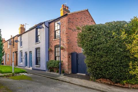 3 bedroom end of terrace house for sale, South Terrace, Whitnash, Leamington Spa, Warwickshire CV31 2HY