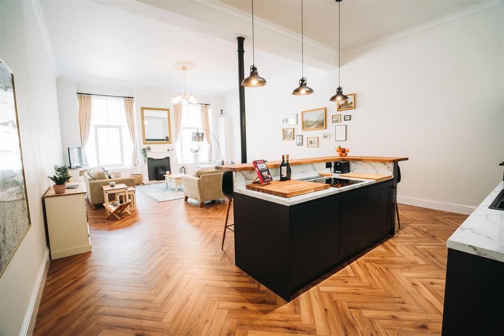 Litton Mill Flat 16 (Max Property Photography) (48