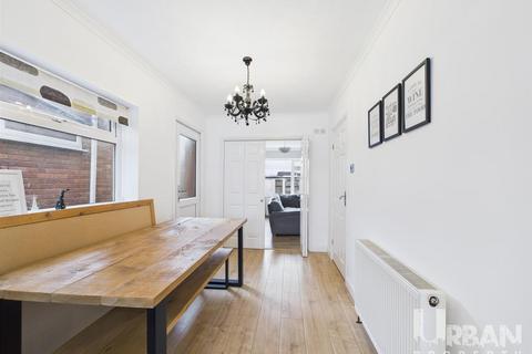3 bedroom semi-detached house for sale, Lancaster Drive, Hull