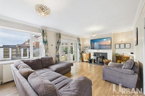 3 bedroom semi-detached house for sale, Lancaster Drive, Hull