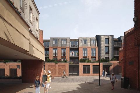 Retail property (high street) to rent, 32 Stodman St Newark NG24 1AW