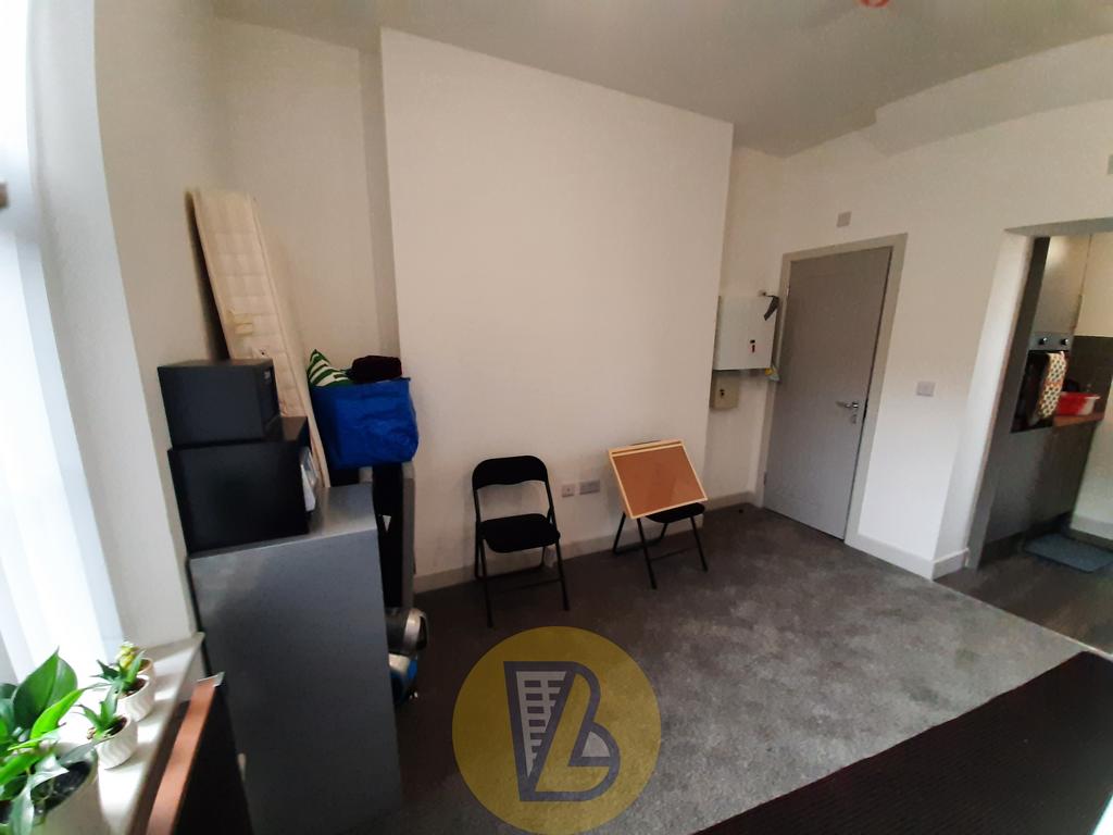 Flat 5 (1)