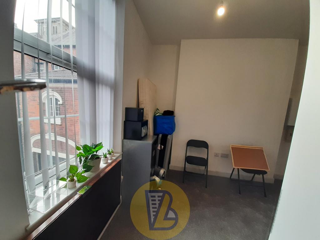 Flat 5 (2)