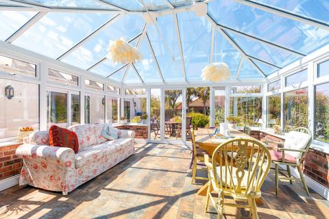 6 bedroom chalet for sale, Anne Stannard Way, Bacton