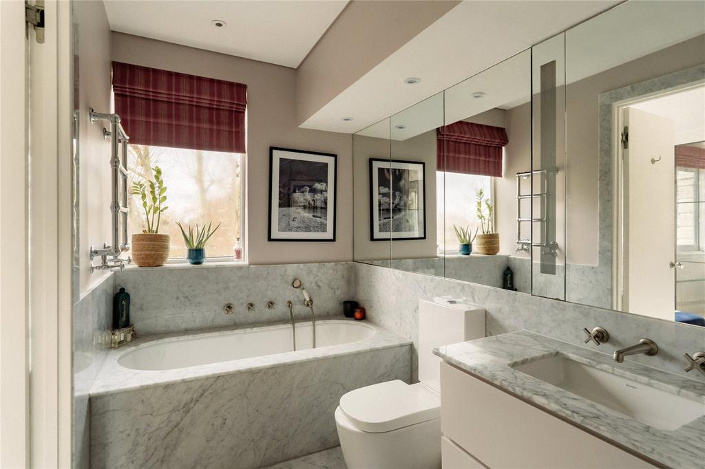 Principal Bathroom